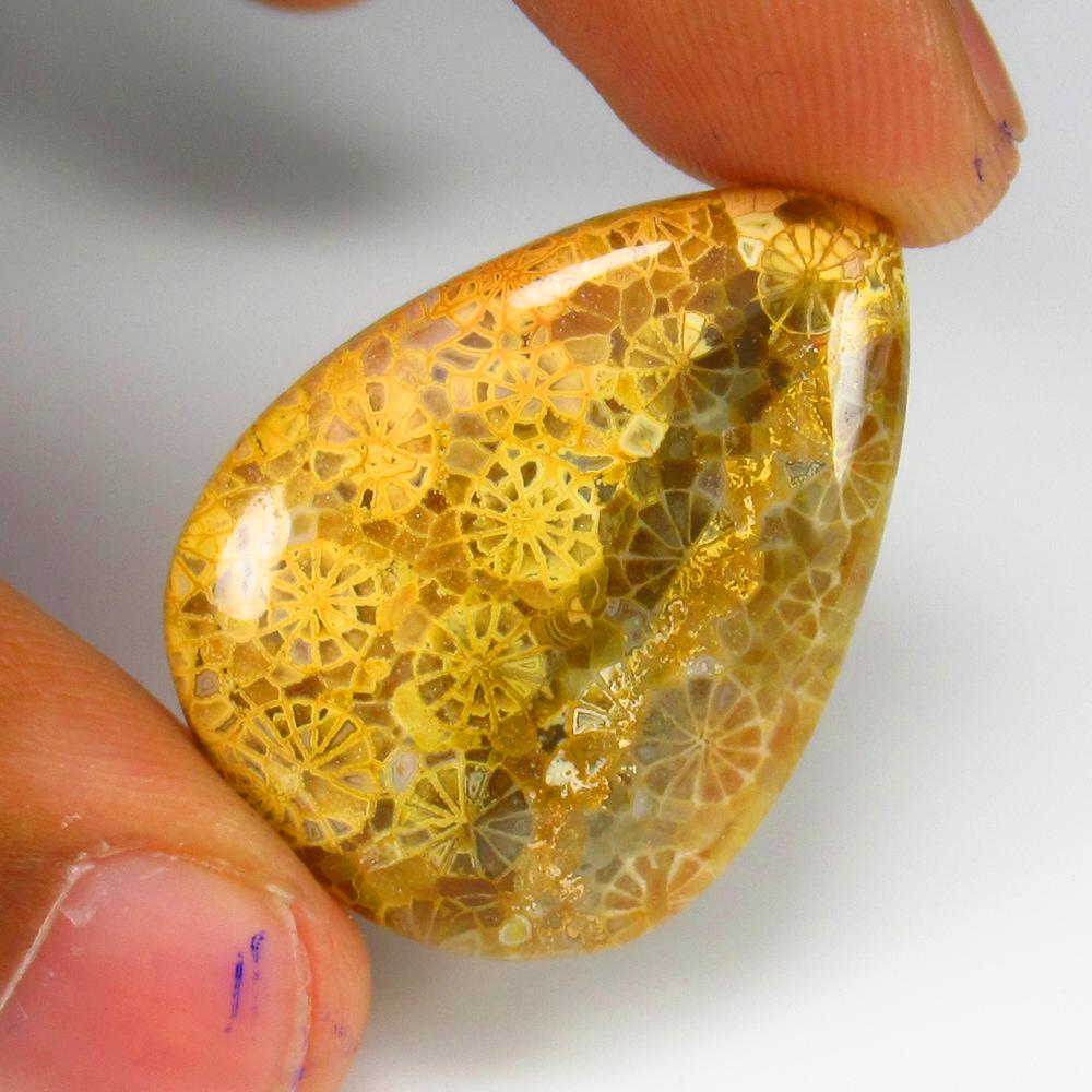 Natural Mookaite Jasper - 32.66 Ct: No Reserve! Shipping: Domestic: Flat-rate of $7.00 to anywhere within the contiguous U.S. International: Foreign shipping rates are determined by destination. International shipping may be subject to