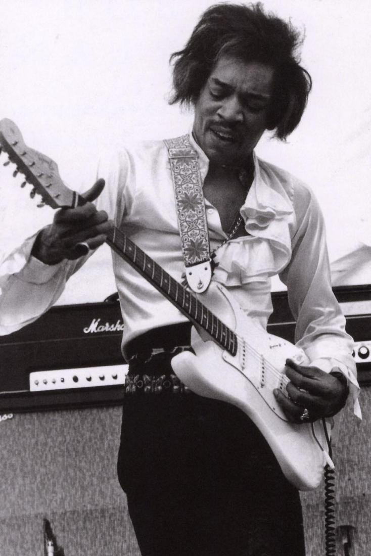 LINDA MCCARTNEY - Jimi Hendrix, c. 1967 (Guitar sequence,3) (1 of 1)