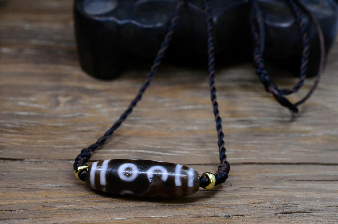 Tibetan antique agate bead necklace (1 of 8)