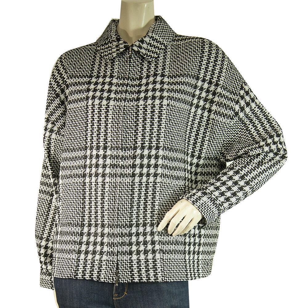 Escada Black & White Prince de Galle Check Zipper Cotton Jacket size 44: Escada Black & White Prince de Galle Check Zipper Cotton Jacket size 44 The most stylish jacket that will keep you warm in a chilly day is this black & white, prince de galle pattern, Escada beauty. I