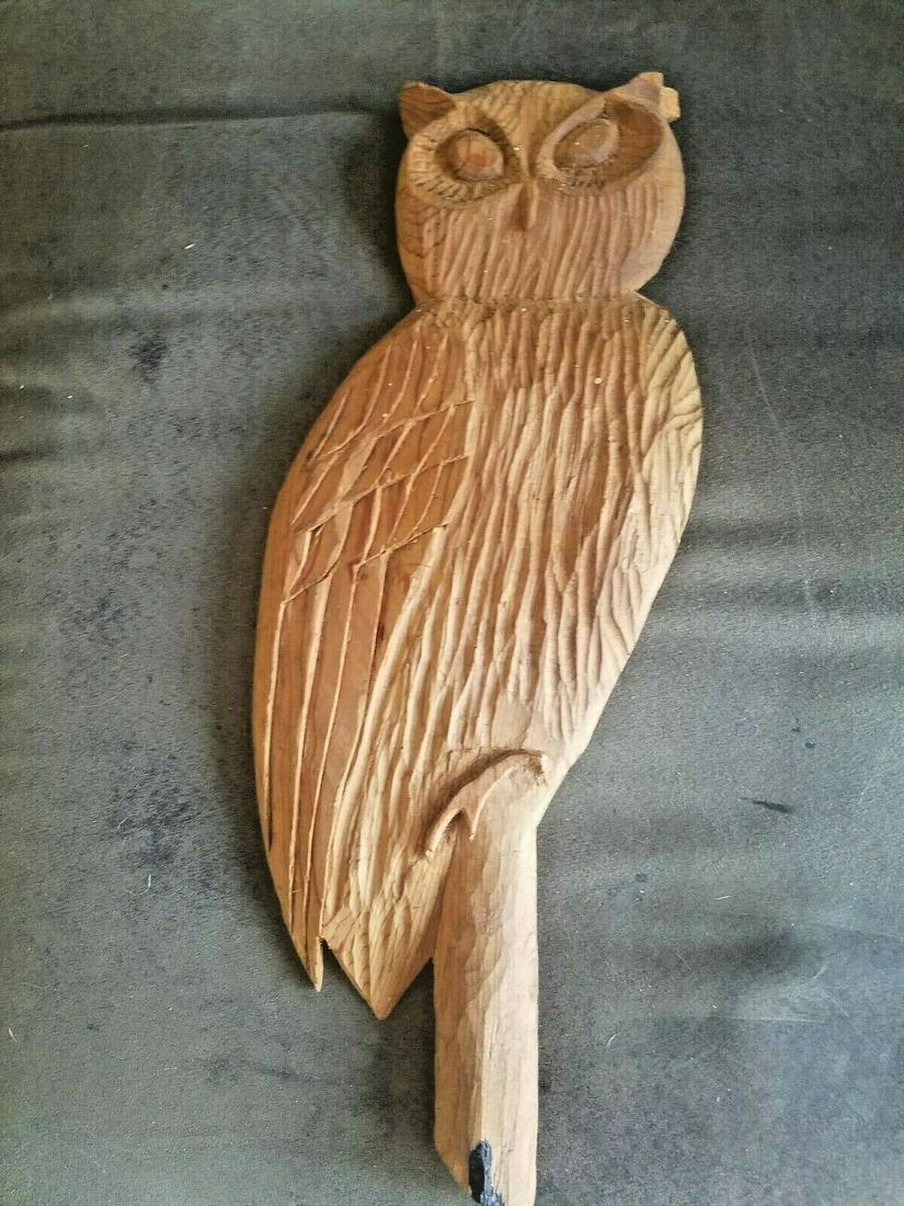 Folk art carved owl pine vintage 14" (1 of 3)