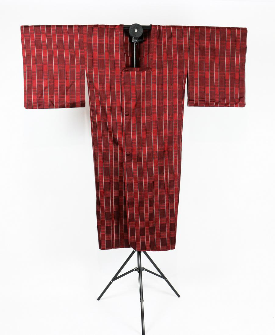 RED GEOMETRIC KIMONO (1 of 3)