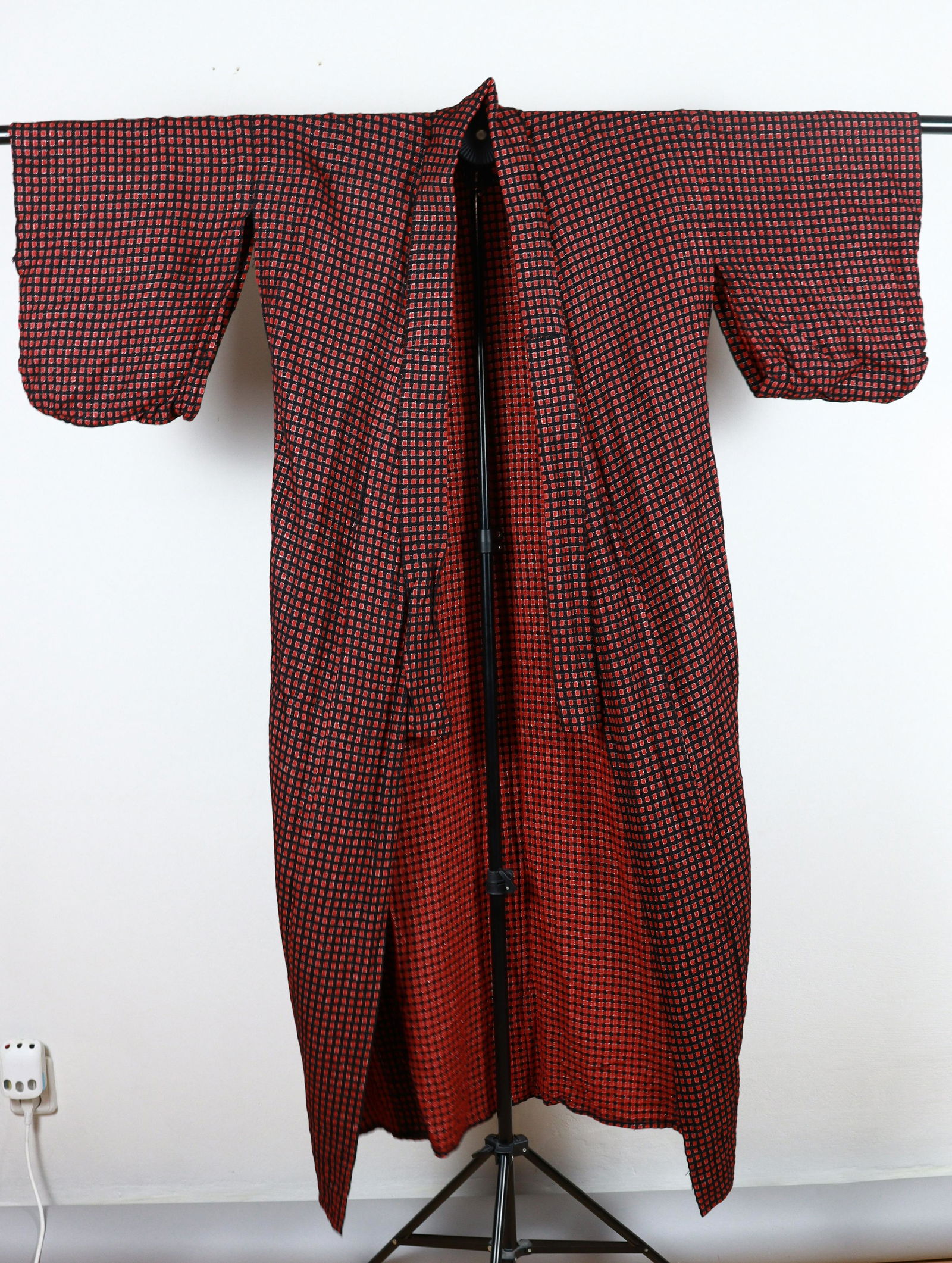 RED BLACK SQUARED KIMONO (1 of 5)