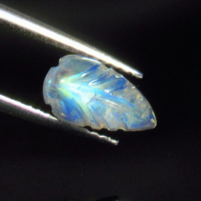 1.53 Ctw Natural Blue Moonstone Pear Carving: No Reserve! Title: 1.53 Ctw Natural Blue Moonstone Pear Carving Stone Clarity: Translucent Gemstones: Natural Moonstone Carat Weights: 1.53 Size/Dimensions: 9.30 x 5.30 x 4.50 mm Additional Informatio