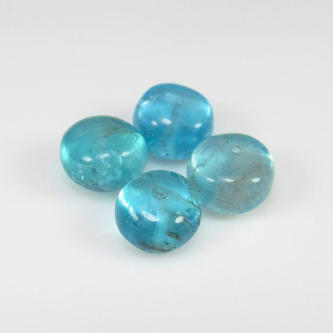 Natural Flourite Beads - 8.06 Ct: No Reserve! Title: Natural Flourite Beads - 8.06 Ct Origin: Brazil Weight: 8.06 Size/Dimensions: 6.7 - 7.1 mm Additional Information: Pieces : 4 No's / Shape : Drilled Round Beads / Color : Green / Cl