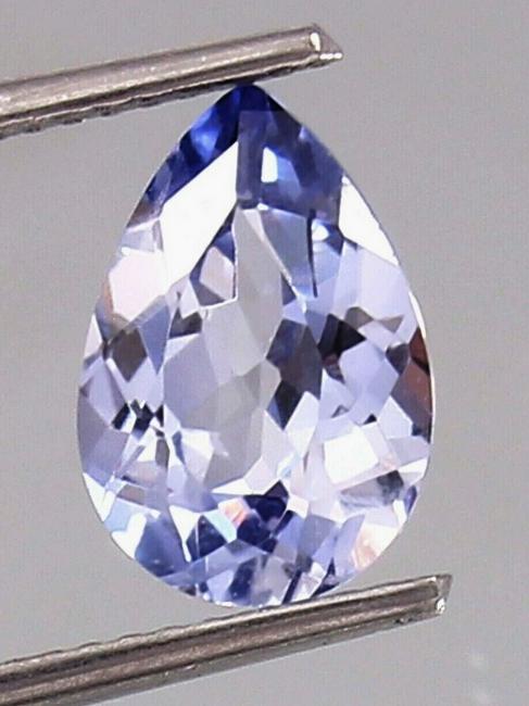 Natural Tanzanite Unheated Pear Cut: No Reserve! Title: Natural Tanzanite Unheated Pear Cut Gemstones: Tanzanite Carat Weights: 0,30 approx. Size/Dimensions: 5 x 4 mm approx. Additional Information: Natural Tanzanite Unheated. Transparen