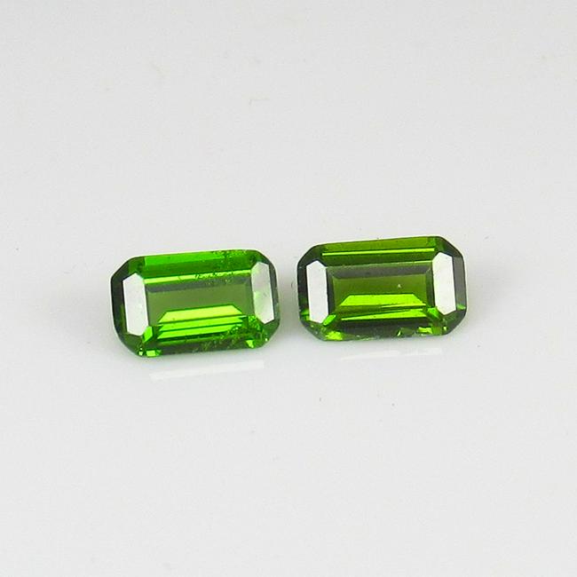 Natural Chrome Diopside Pair - 0.53 Ct (1 of 2)