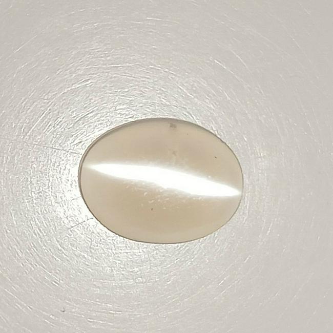 1.64 Ctw Natural Moonstone Oval Cab: No Reserve! Title: 1.64 Ctw Natural Moonstone Oval Cab Stone Clarity: Semi-Transparent Gemstones: Natural Moonstone Carat Weights: 1.64 Size/Dimensions: 9.00 x 7.00 x 3.60 mm Additional Information: N