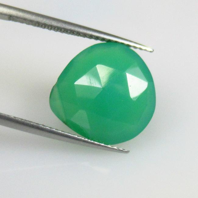 7.50 Ctw Natural Drilled Chrysoprase Pear Beads: No Reserve! Title: 7.50 Ctw Natural Drilled Chrysoprase Pear Beads Stone Clarity: Opaque Gemstones: Natural Chrysoprase Beads Carat Weights: 7.50 Size/Dimensions: 14.20 x 13.60 x 6.80 mm Additional In