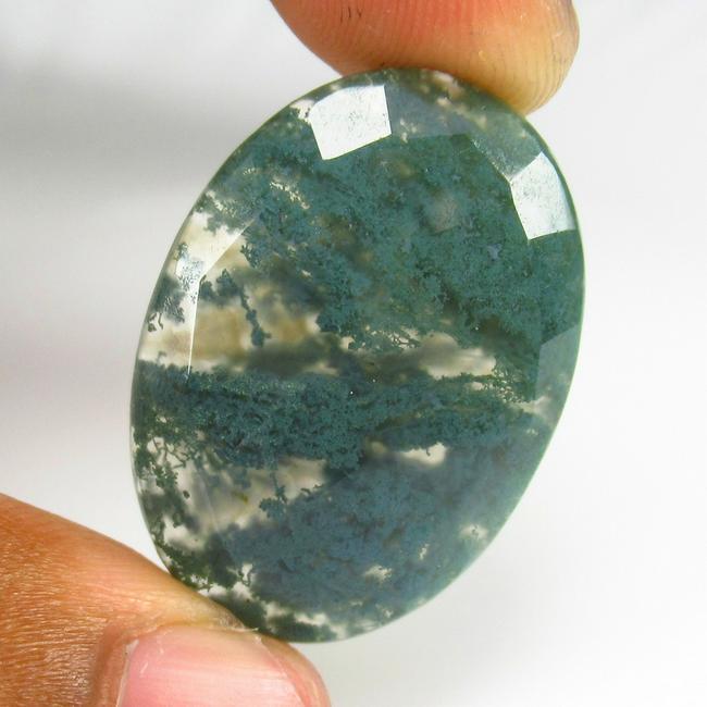 Natural Jasper - 29.00 Ct: No Reserve! Title: Natural Jasper - 29.00 Ct Origin: Brazil Weight: 29.00 Size/Dimensions: 32.0 x 24.0 x 5.6 mm Additional Information: Pieces : 1 No's / Shape : Oval Cabochon / Color : Green / Clarit