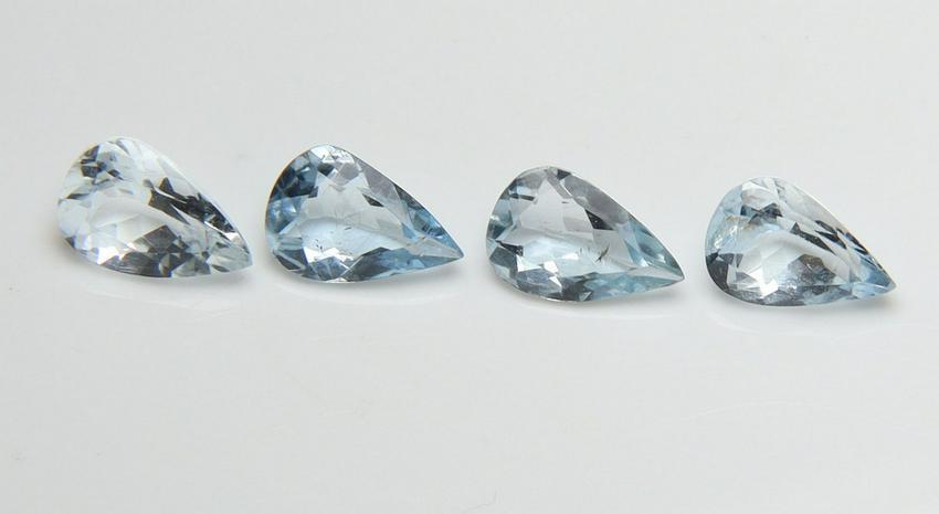 Delightful " Set of Natural Aquamarine " 1.38 Cts Natural Aquamarine Set: No Reserve! Title: Delightful " Set of Natural Aquamarine " 1.38 Cts Natural Aquamarine Set Additional Information: Gemstone : Natural Aquamarine Origin : Australia Weight : 1.38 carats Dimensions : 6
