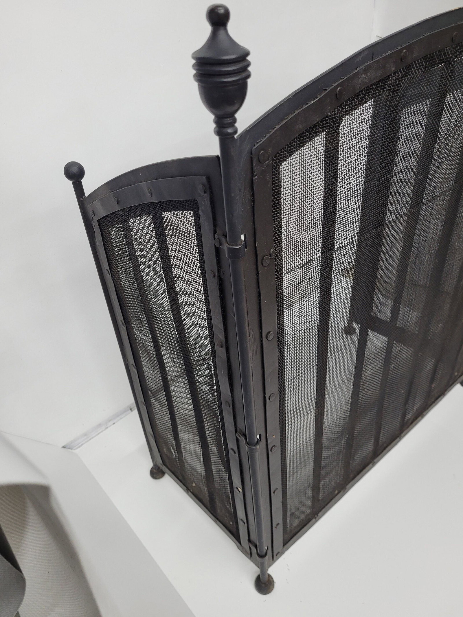 Vintage Gothic Black Wrought Iron Fireplace Screen Trifold Fit Pit Protection Gate Divider Medieval (1 of 10)