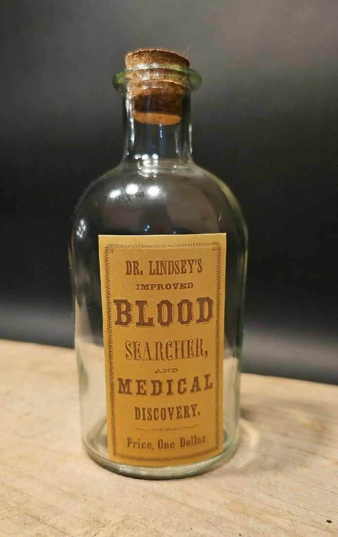 Glass Apothecary Medical Discovery Bottle (1 of 13)