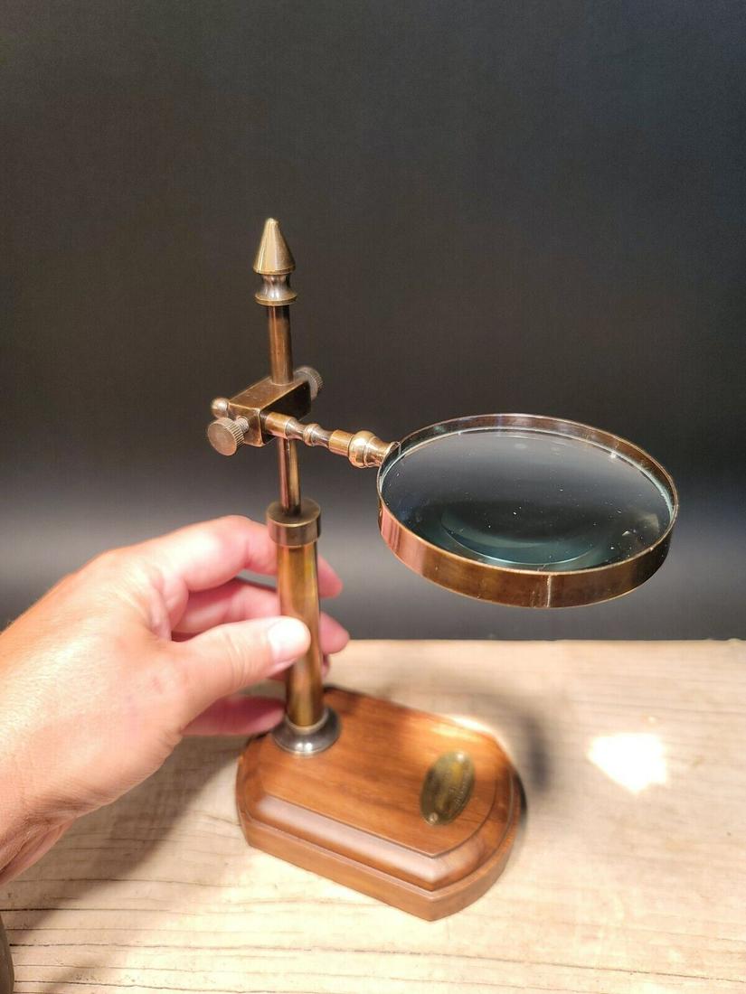Adjustable Desk Magnifying Glass w Wood Base (1 of 12)