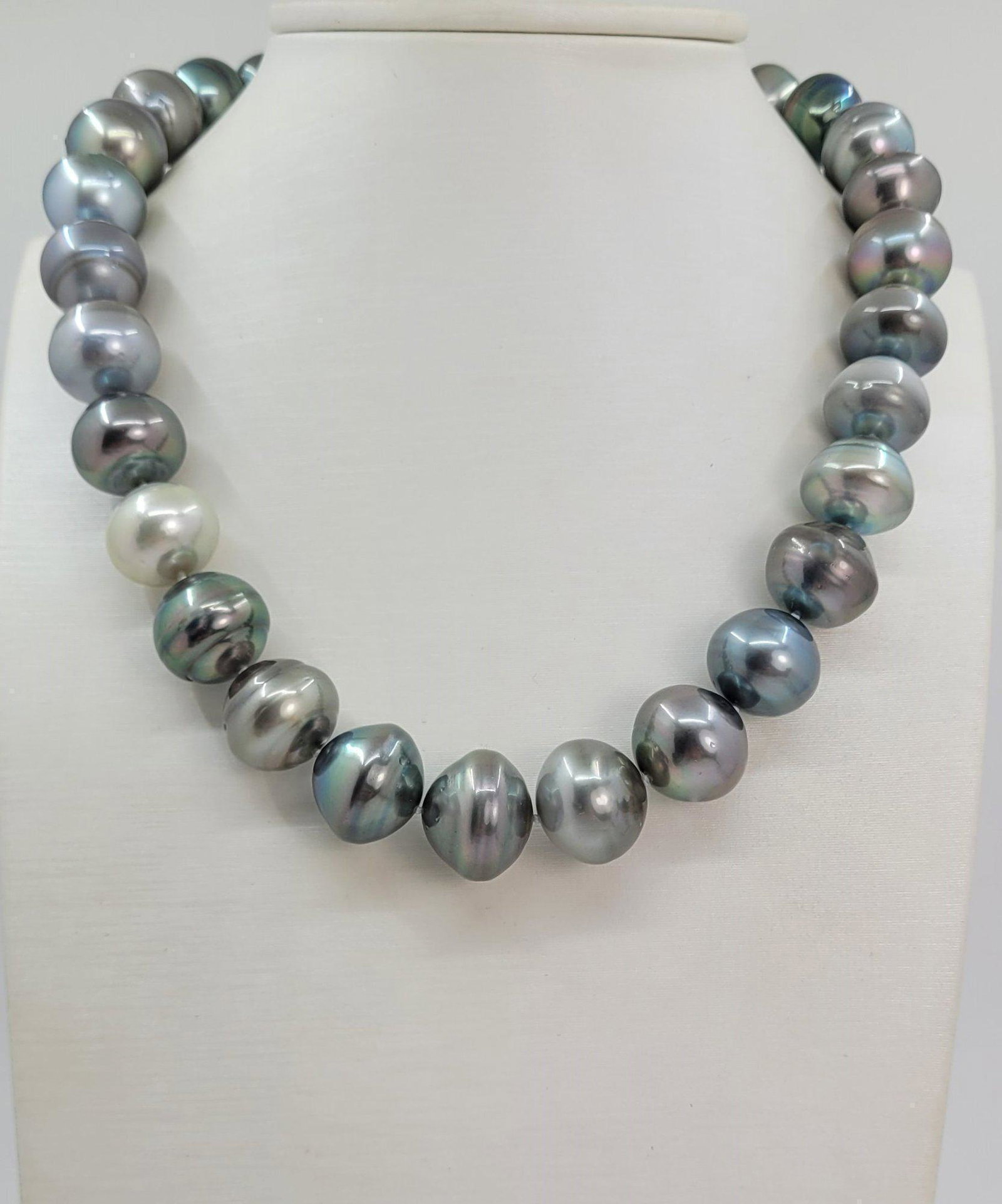 15x18mm Huge Multi Baroque Tahitian Pearls: Title: 15x18mm Huge Multi Baroque Tahitian Pearls Description: A luxury pearl necklace, made with baroque Tahitian pearls, and completed with a secure solid silver clasp. Tahitian pearls are cultured 