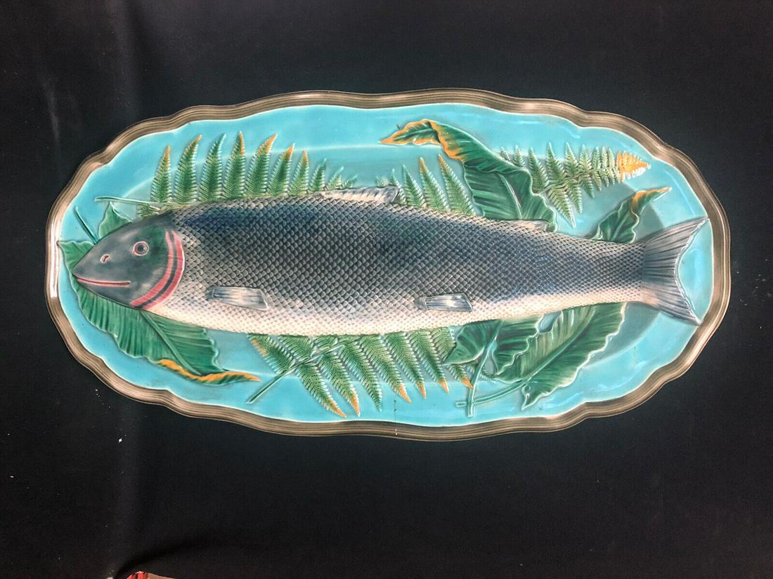 Wedgwood Turquoise Majolica Fish Platter (1 of 11)
