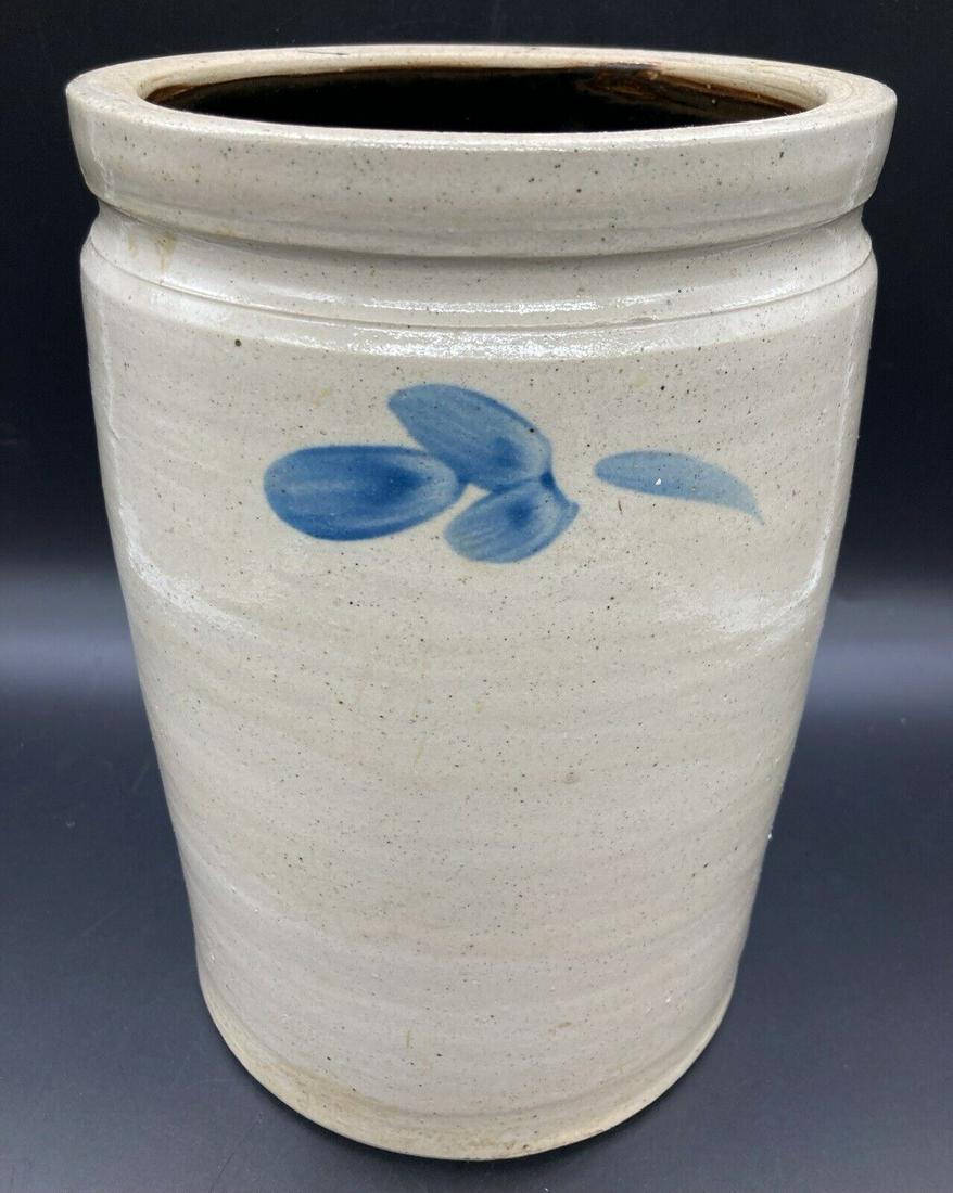 ANTIQUE STONEWARE 1.5 GAL. CROCK WITH COBALT BLUE DECORATIONS (1 of 8)