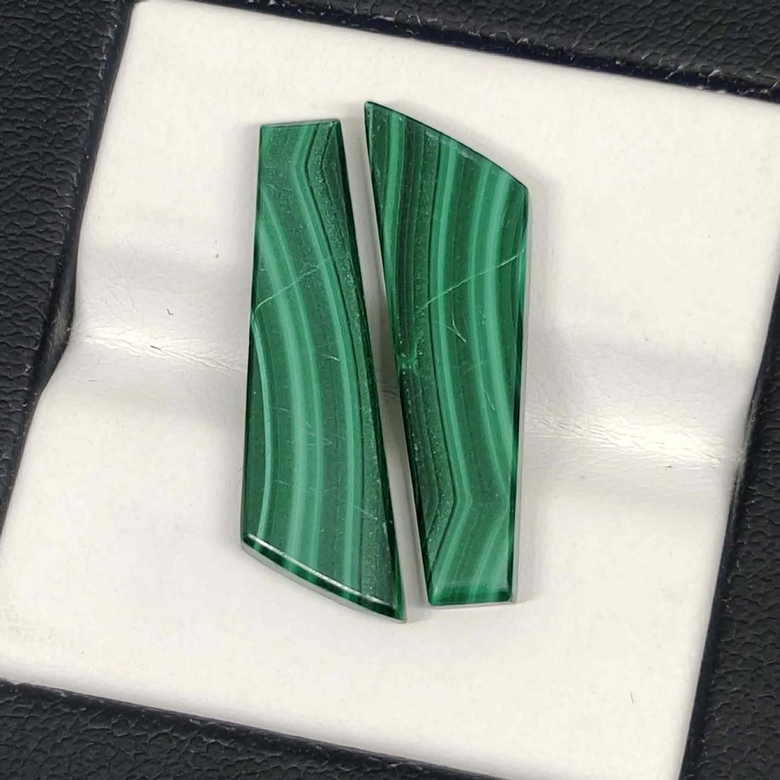 14 Ct Natural Malachite Earrings Pairs: No Reserve! Title: 14 Ct Natural Malachite Earrings Pairs Description: Gemstones: Natural Malachite Carat Weights: 14 ct Size/Dimensions: 24.40 X 7.30 mm Approx Materials: Malachite Shipping: Domestic
