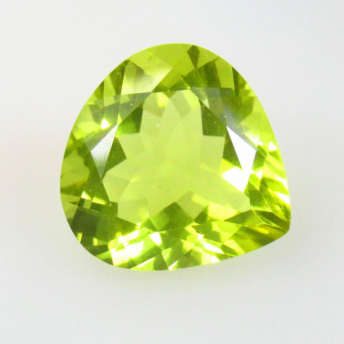 5.06 Ctw Natural Lemon Quartz Trillion Cut: No Reserve! Title: 5.06 Ctw Natural Lemon Quartz Trillion Cut Stone Clarity: VVS Gemstones: Natural Lemon Quartz Carat Weights: 5.06 Size/Dimensions: 12.10 x 12.00 x 6.90 mm Additional Information: Go