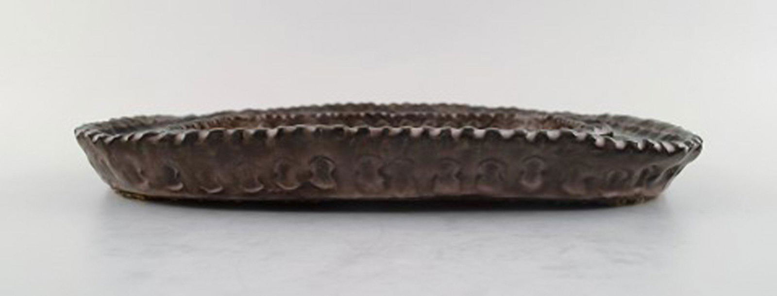 Mari Simmulson (1911-2000) for Upsala-Ekeby. Cylindrical vase in glazed ceramics. Mid-20th century.: Mari Simmulson (1911-2000) for Upsala-Ekeby. Cylindrical vase in glazed ceramics. Mid-20th century. Measures: 25.5 x 15 cm. In excellent condition. Stamped. Reserve: $210.00 Shipping: Domestic: Shippi