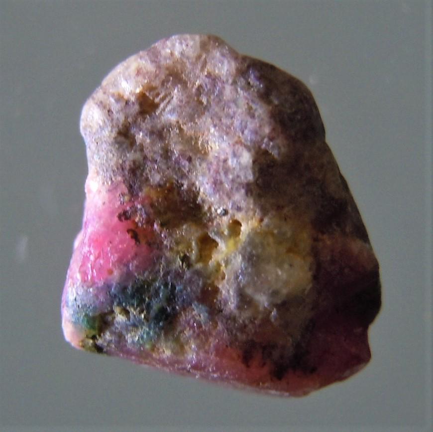 2.05 CT TWINNED RUBY - UNTREATED GEMSTONE (1 of 8)