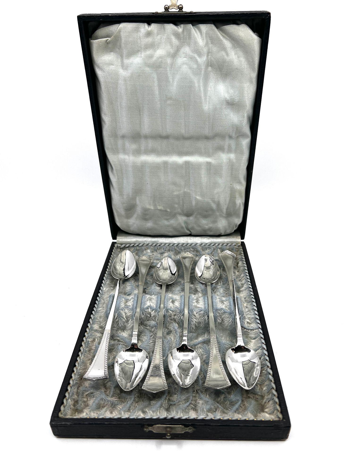 Set of six Dutch silver Ice cream/parfait spoons in box (1 of 3)
