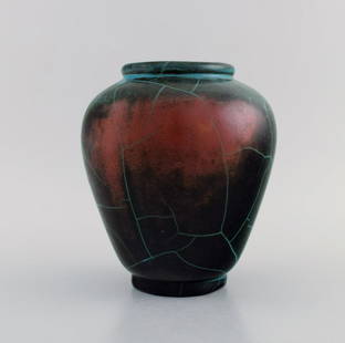 Richard Uhlemeyer, Germany. Vase in glazed ceramics. Beautiful crackled glaze in dark red and: Richard Uhlemeyer, Germany. Vase in glazed ceramics. Beautiful crackled glaze in dark red and turquoise shades. 1950s. Measures: 18 x 15.5 cm. In excellent condition. Stamped. Reserve: $175.00 Shippin