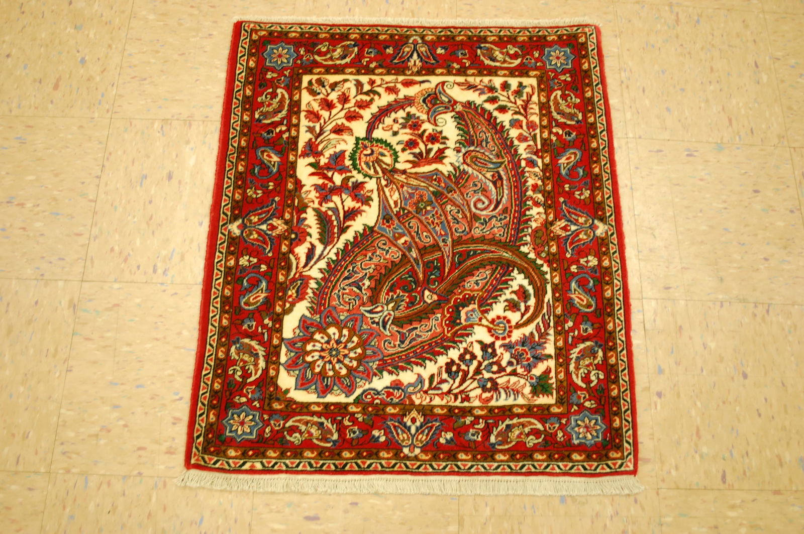 Persian SARUK RUG 2'3" x 2'8": Title: Persian SARUK RUG 2'3" x 2'8" Date/Period: aproximatly c1930s Origin: saruk -persian Dimension: 2'3" x 2'8" Materials: wool woven on cotton foundation Additional Information: OLD, ANTIQUE HIGHL