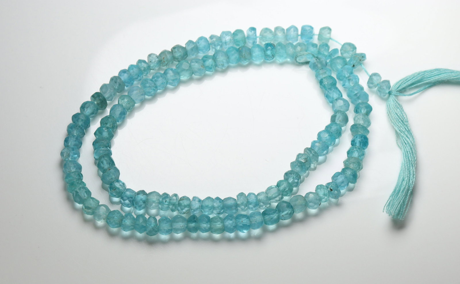 Lovely " Natural Blue Apatite " 43.46 Natural Blue Apatite: No Reserve! Title: Lovely " Natural Blue Apatite " 43.46 Natural Blue Apatite Additional Information: Gemstone :Natural Blue Apatite Origin : Brazil Weight : 43.46 carats Dimensions : 4x4 mm, Shape : 
