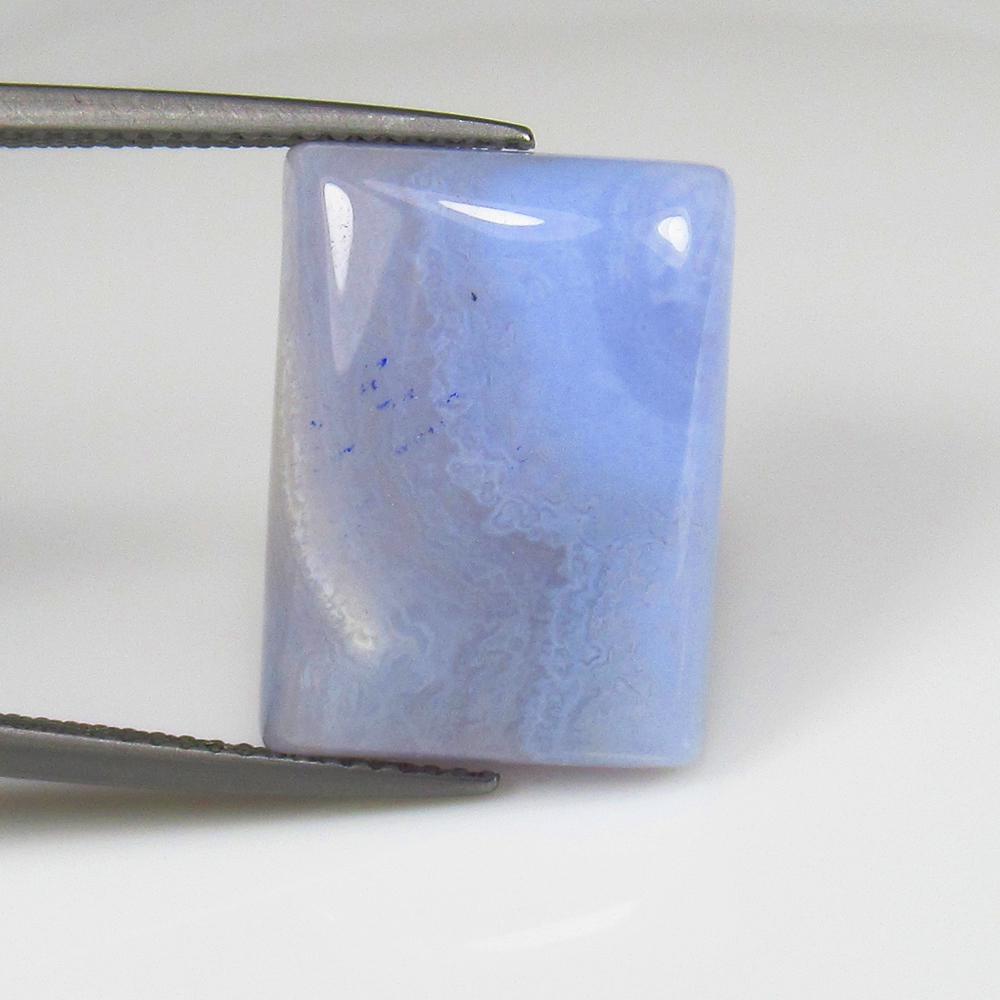 12.92 Ct - Natural Chalcedony: No Reserve! Title: 12.92 Ct - Natural Chalcedony Additional Information: Gemstone Metal Purity: - Gemstones: Chalcedony Carat Weights: 12.92 Size/Dimensions: 18.0 x 13.2 x 5.2 mm Additional Informatio