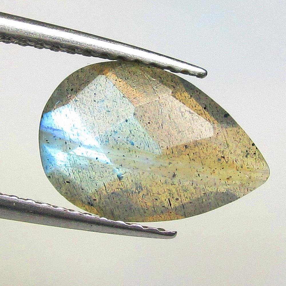 2.55 Ctw Natural Labradorite Pear Cut: No Reserve! Title: 2.55 Ctw Natural Labradorite Pear Cut Stone Clarity: Transparent Gemstones: Natural Labradorite Carat Weights: 2.55 Size/Dimensions: 12.30 x 8.40 x 4.60 mm Additional Information: E