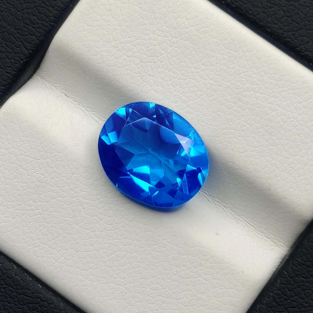 4.50 Ct "Beautiful" Caribbean Blue Triplet Quartz: No Reserve! Gemstones: Triplet Quartz Carat Weights: 4.50 ct Size/Dimensions: 12 X 10 mm Treatment: Made of two natural quartz About Stone: This is a doublet stone doublet basically means two, these s