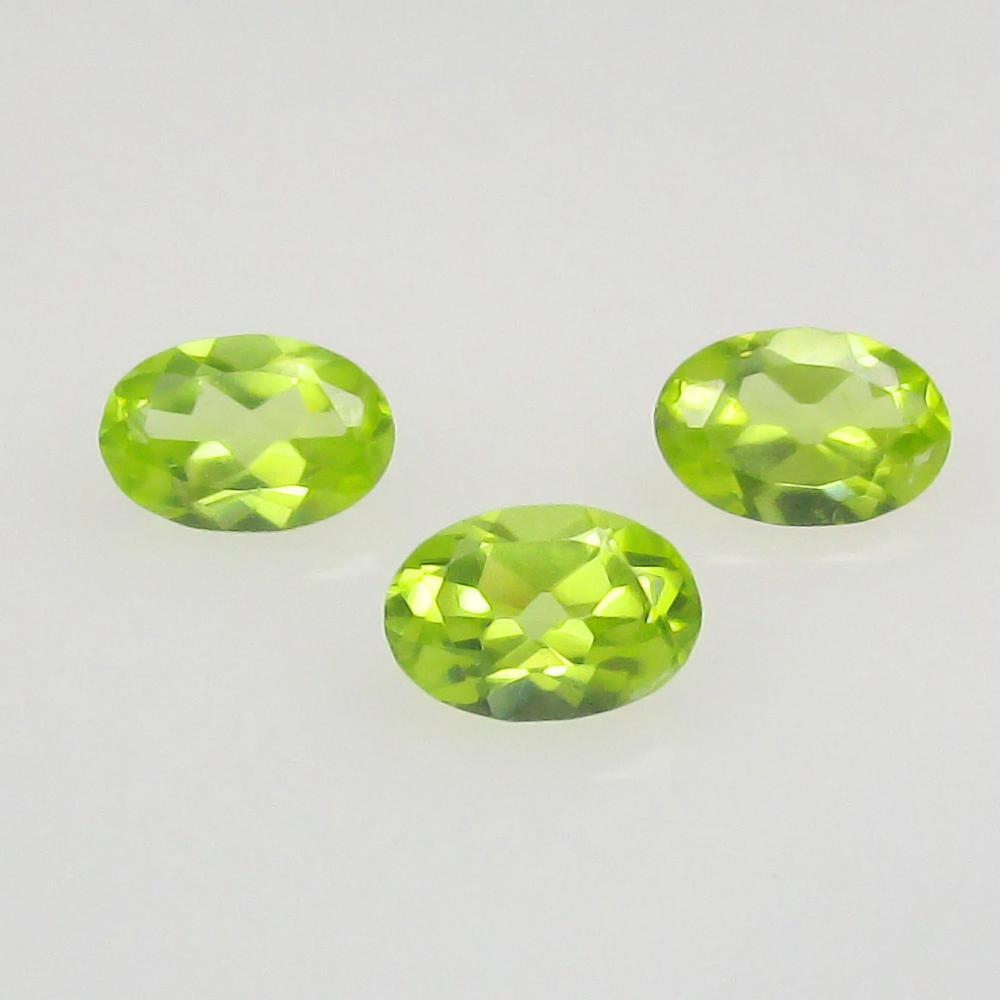 1.46 Ctw Natural Pakistan Peridot Oval Set: No Reserve! Title: 1.46 Ctw Natural Pakistan Peridot Oval Set Stone Clarity: VVS Gemstones: Natural Peridot Carat Weights: 1.46 Size/Dimensions: 6.10 x 4.10 x 2.90 mm / 2 Pc's Additional Information: 