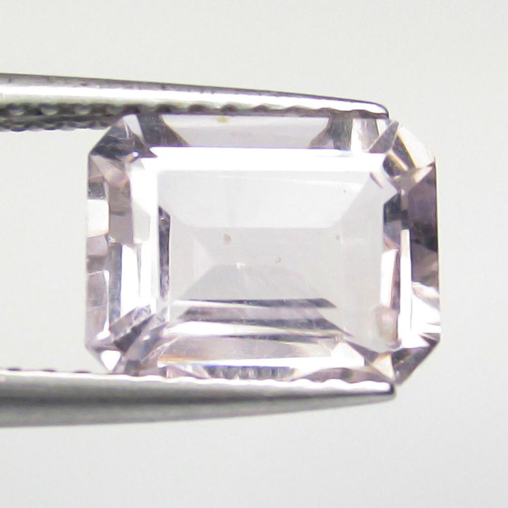 2.35 Ctw Natural Drilled White Quartz Octagon Cut: No Reserve! Title: 2.35 Ctw Natural Drilled White Quartz Octagon Cut Stone Clarity: VVS Gemstones: Natural White Quartz Carat Weights: 2.35 Size/Dimensions: 9.40 x 7.40 x 5.10 mm Additional Informatio