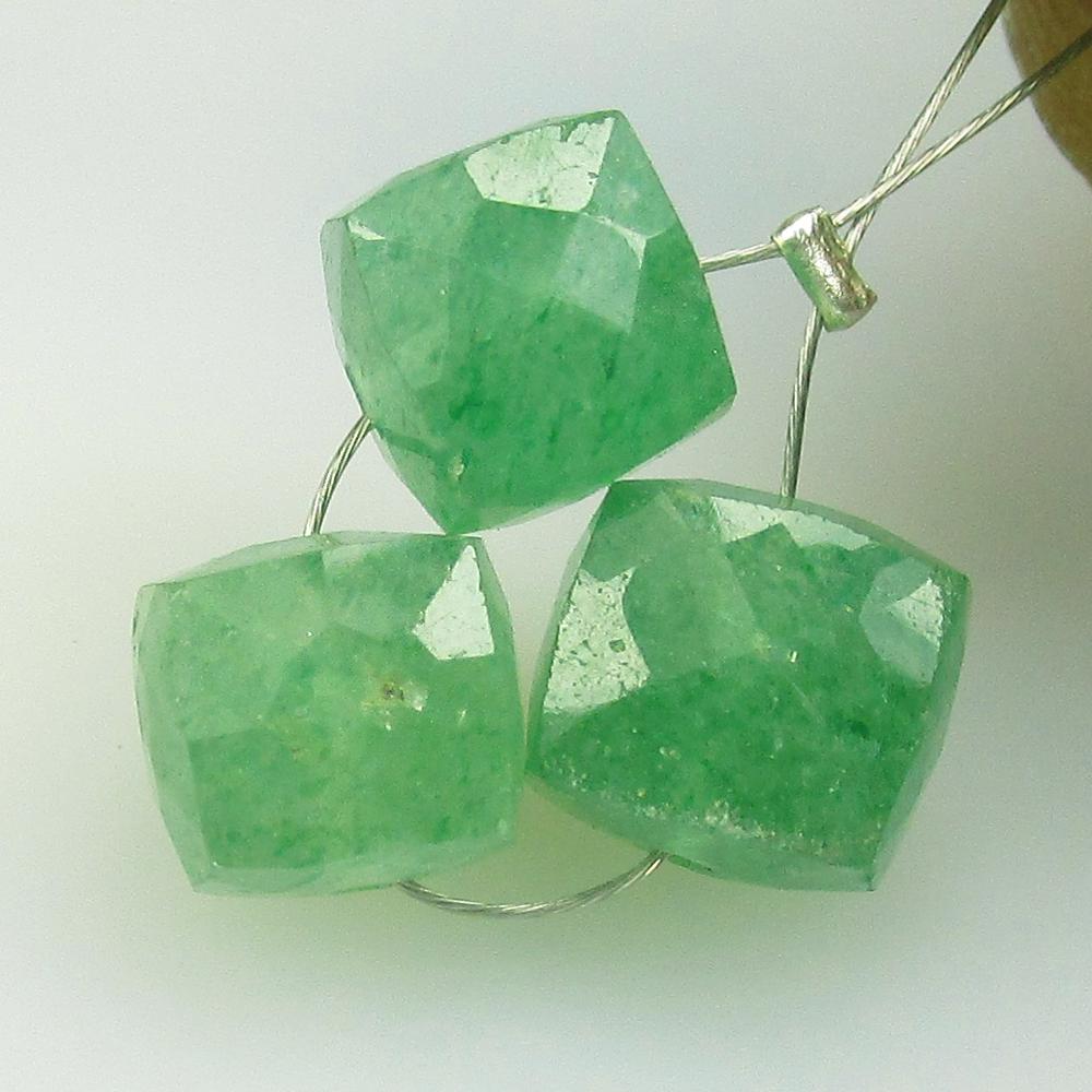 11.79 Ctw Natural 3 Beryl Square Beads: No Reserve! Title: 11.79 Ctw Natural 3 Beryl Square Beads Stone Clarity: Transparent Gemstones: Natural Beryl Beads Carat Weights: 11.79 Size/Dimensions: 7.4x7.4 - 8.3x8.3 mm / 3 P'cs Additional Infor
