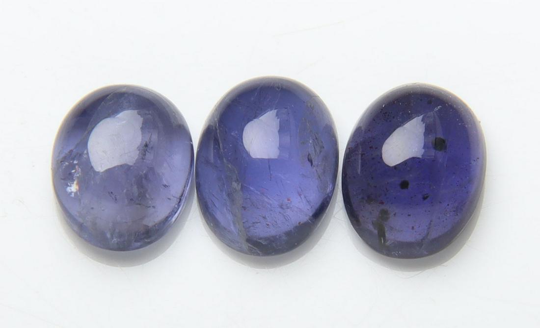 Marvellous " Natural Iolite Violet " 2.71 Cts Natural Iolite: No Reserve! Title: Marvellous " Natural Iolite Violet " 2.71 Cts Natural Iolite Additional Information: Gemstone : Natural Iolite Shape and Cut : Oval Cabochon Weight : 2.71 Carats Measurements : 7.27