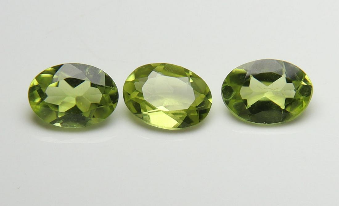 Fabulous " Natural Peridot " 2.18 cts Natural Peridot Pair (1 of 4)