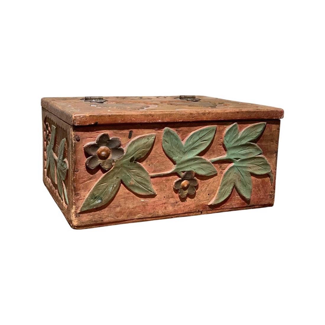 American folk woodcarved box (1 of 5)