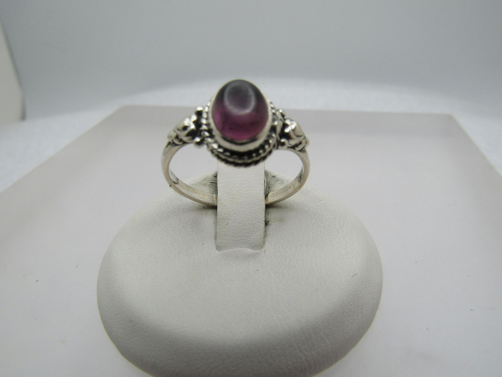 Vintage Sterling Amethyst Ring, Bali Themed, Sz. 7.75 (1 of 6)