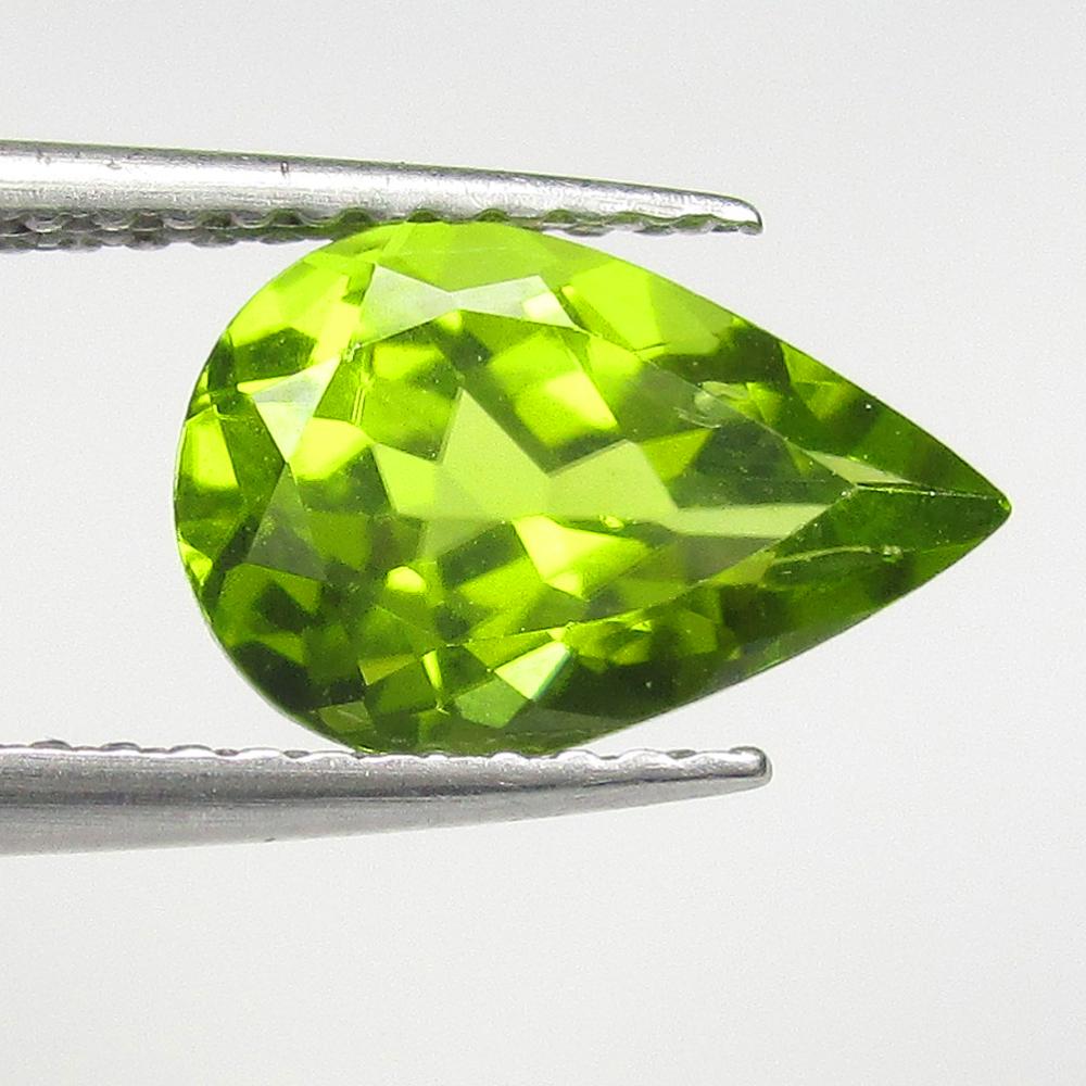 2.07 Ctw Natural Pakistan Peridot Pear Cut: No Reserve! Title: 2.07 Ctw Natural Pakistan Peridot Pear Cut Stone Clarity: VVS Gemstones: Natural Peridot Carat Weights: 2.07 Size/Dimensions: 10.50 x 7.10 x 5.00 mm Additional Information: Top Clas