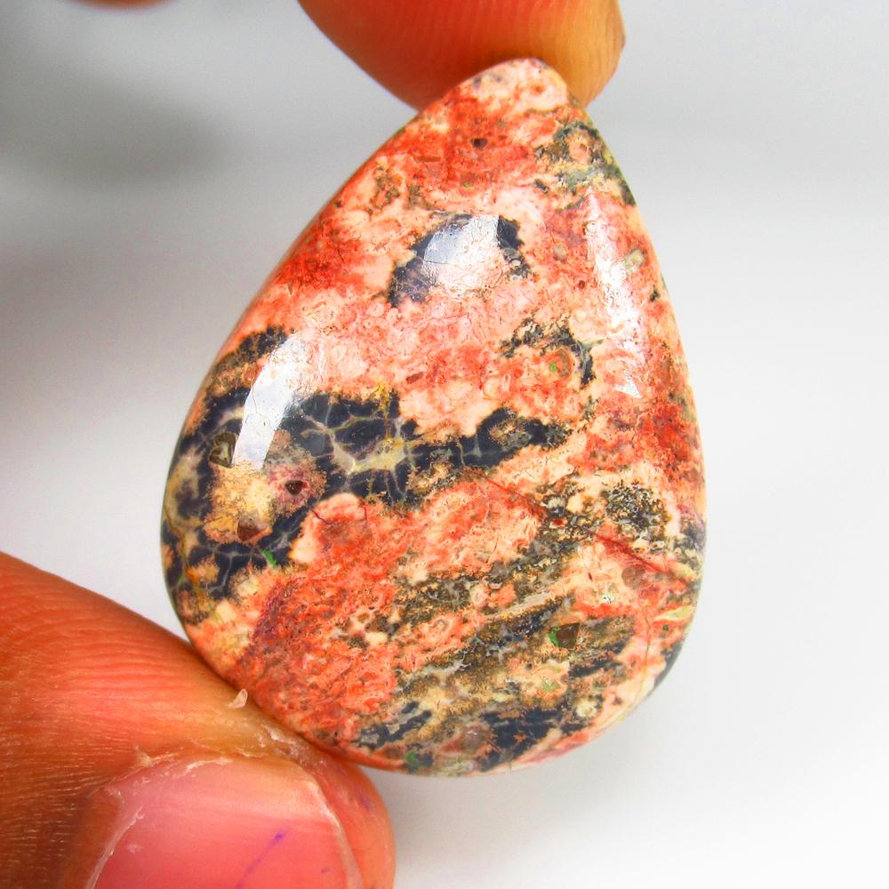29.40 Ct - Natural Leopard Skin Jasper: No Reserve! Title: 29.40 Ct - Natural Leopard Skin Jasper Additional Information: Gemstone Gemstones: Jasper Carat Weights: 29.40 Size/Dimensions: 30.0 x 24.0 x 6.5 mm Additional Information: Pieces :