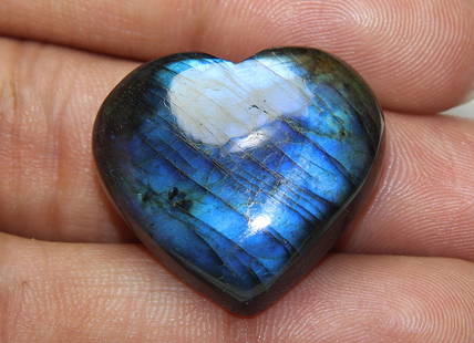 Marvellous " Natural Labradorite " 41.40 Cts Natural Labradorite: No Reserve! Title: Marvellous " Natural Labradorite " 41.40 Cts Natural Labradorite Additional Information: Gemstone : Natural Labradorite Shape : Heart Shape Cabochan Weight : 41.40 carats Measuremen