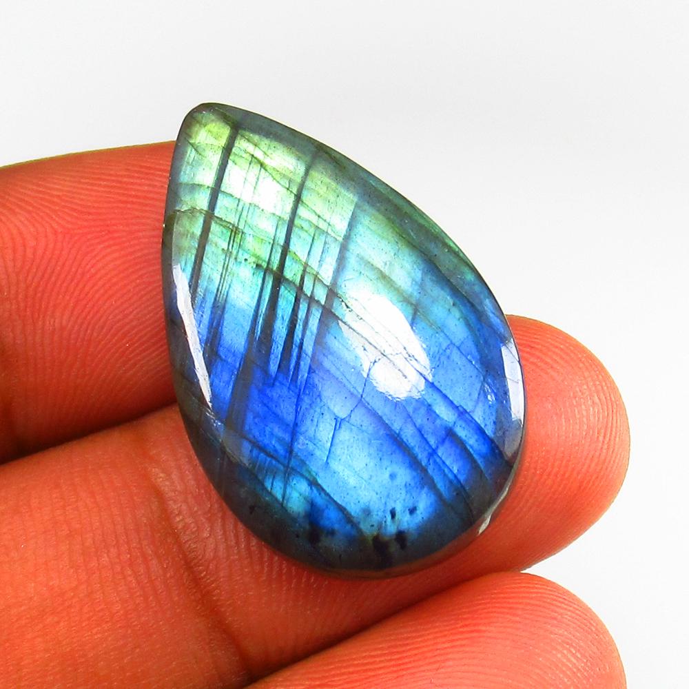 32.70 Ct - Natural Labradoeite (1 of 3)