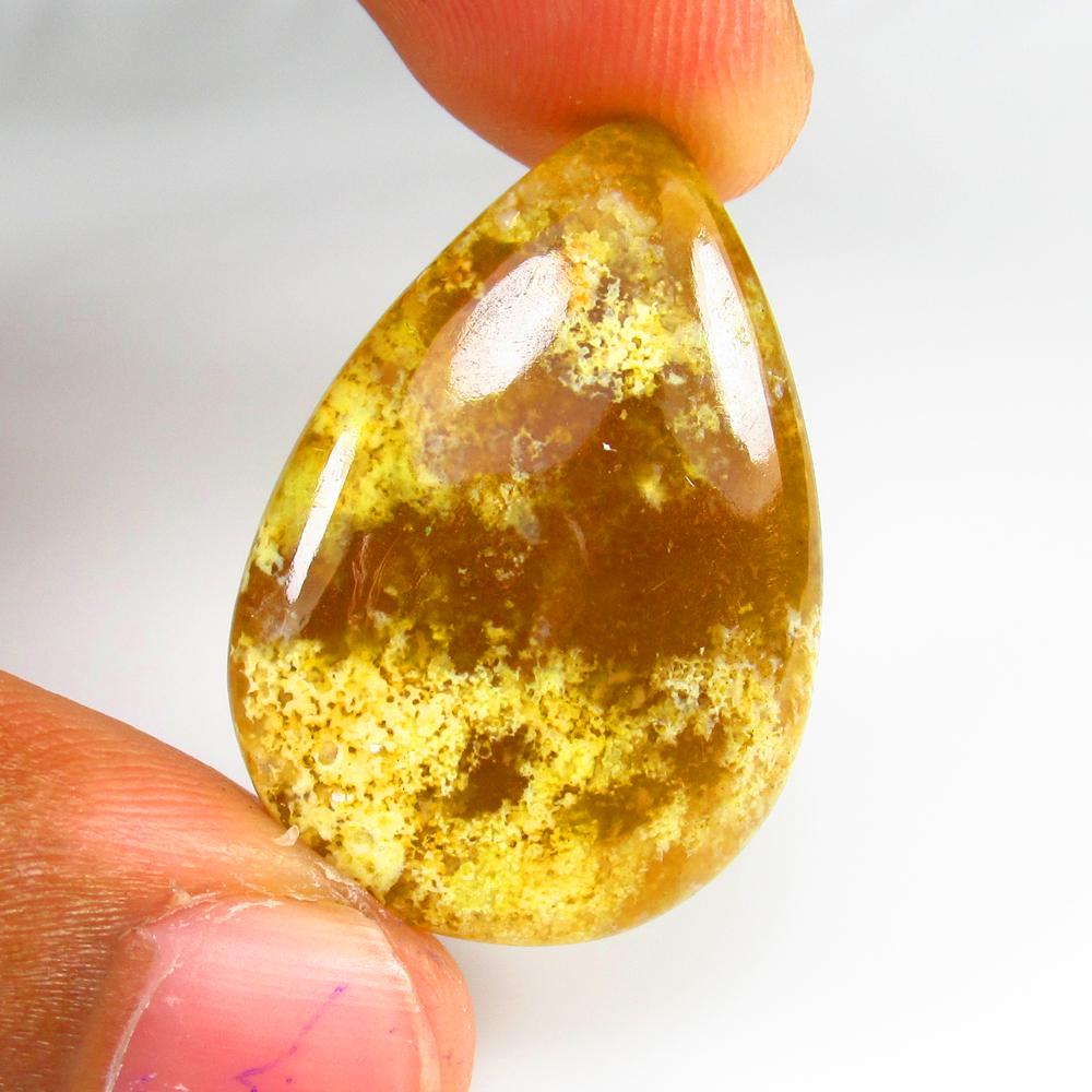 23.13 Ct - Natural Obsidian: No Reserve! Title: 23.13 Ct - Natural Obsidian Additional Information: Gemstone Gemstones: Obsidian Carat Weights: 23.13 Size/Dimensions: 30.0 x 22.0 x 5.0 mm Additional Information: Pieces : 1 No's /