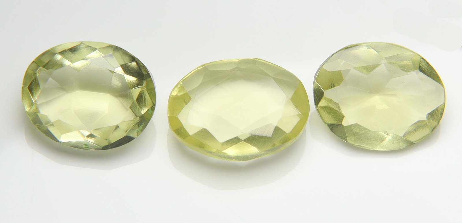 Marvellous " Natural Lemon Quartz " 12.17 cts Natural Lemon Quartz: No Reserve! Title: Marvellous " Natural Lemon Quartz " 12.17 cts Natural Lemon Quartz Additional Information: Gemstone: Natural Lemon Quartz Origin: Africa Weight : 12.17 carats Measurements: 12x10 mm
