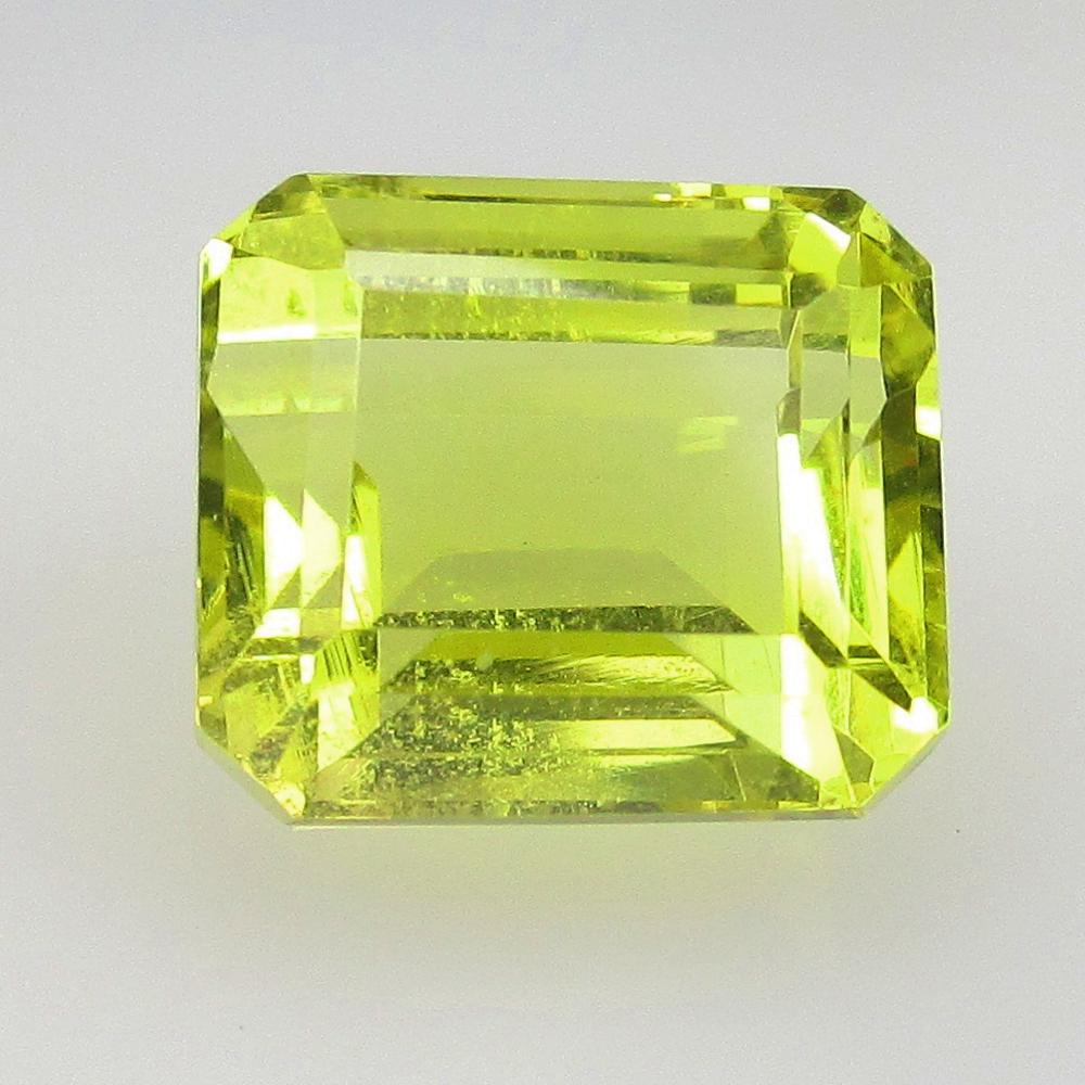 7.88 Ctw Natural Lemon Quartz Octagon Cut: No Reserve! Title: 7.88 Ctw Natural Lemon Quartz Octagon Cut Stone Clarity: VVS Gemstones: Natural Lemon Quartz Carat Weights: 7.88 Size/Dimensions: 11.50 x 10.10 x 8.70 mm Additional Information: Goo