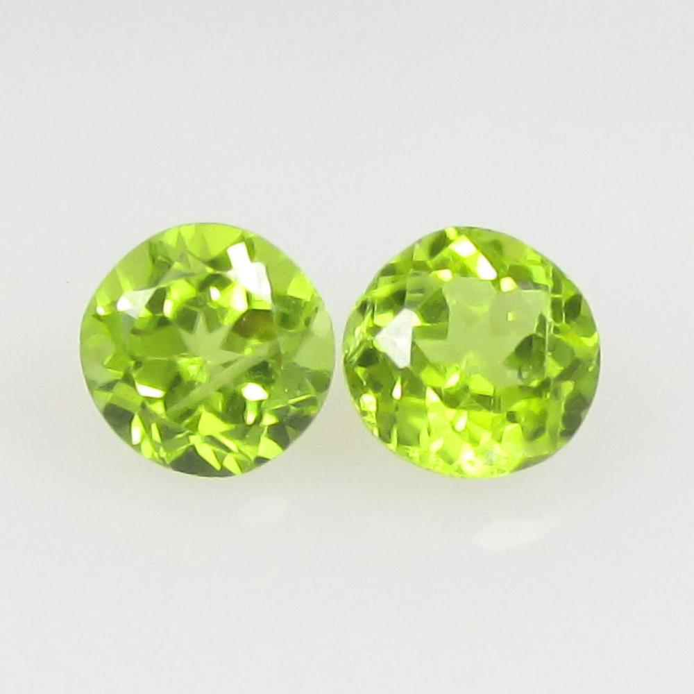 1.34 Ctw Natural Pakistan Peridot Round Pair: No Reserve! Title: 1.34 Ctw Natural Pakistan Peridot Round Pair Stone Clarity: VVS Gemstones: Natural Peridot Carat Weights: 1.34 Size/Dimensions: 5.60 x 5.60 x 3.60 mm / 2 Pc's Additional Information