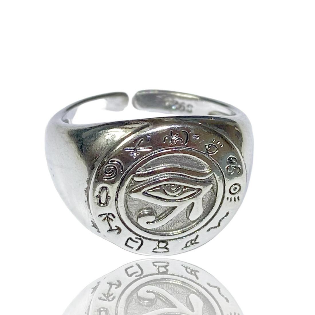 Vintage 925 Sterling Silver Eyes of Ancient Egypt Signet Ring: Title: Vintage 925 Sterling Silver Eyes of Ancient Egypt Signet Ring Additional Information: EYE OF HORUS: The Eye of Horus, also known as wadjet, wedjat or udjat, is an ancient Egyptian symbol of pro