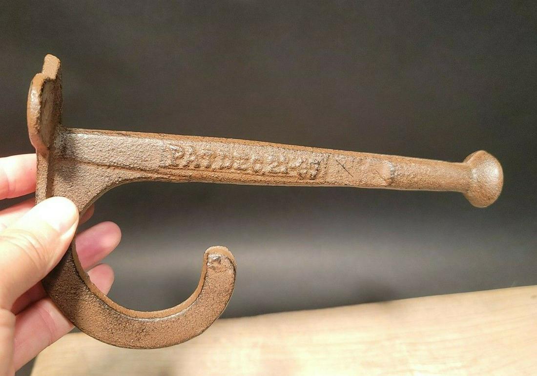 9 1/2" Long Large Cast Iron Hook Coat (1 of 10)