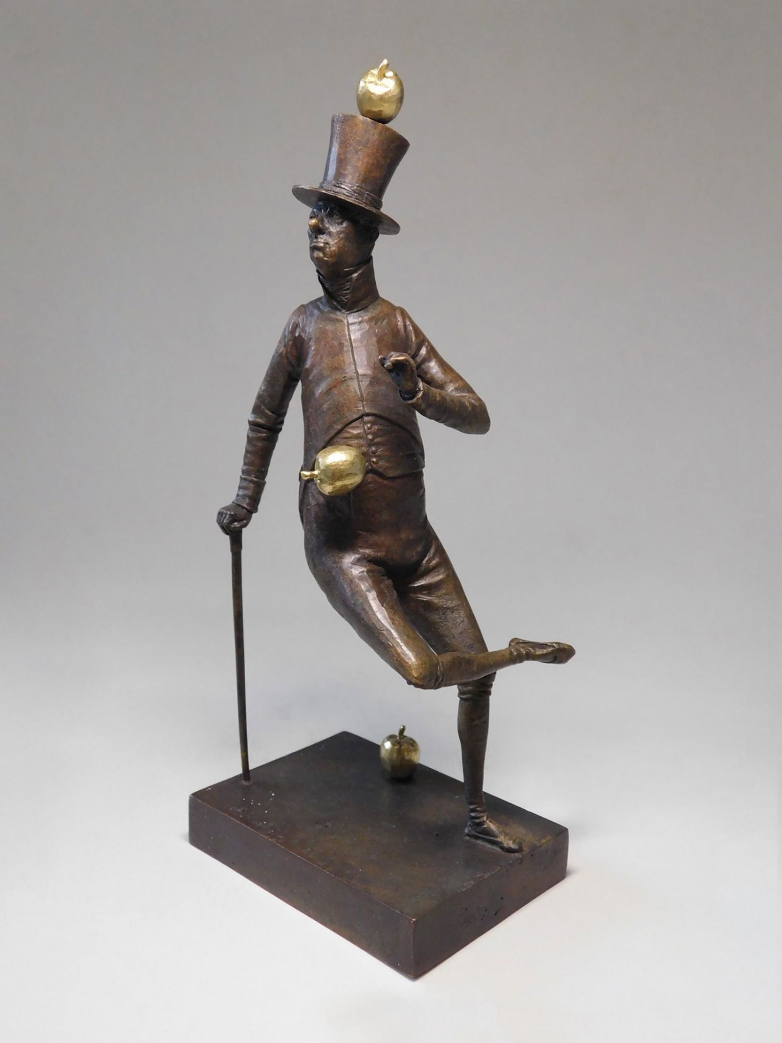 Shevchuk Dmitry: "Playing with gravity", bronze sculpture (1 of 4)